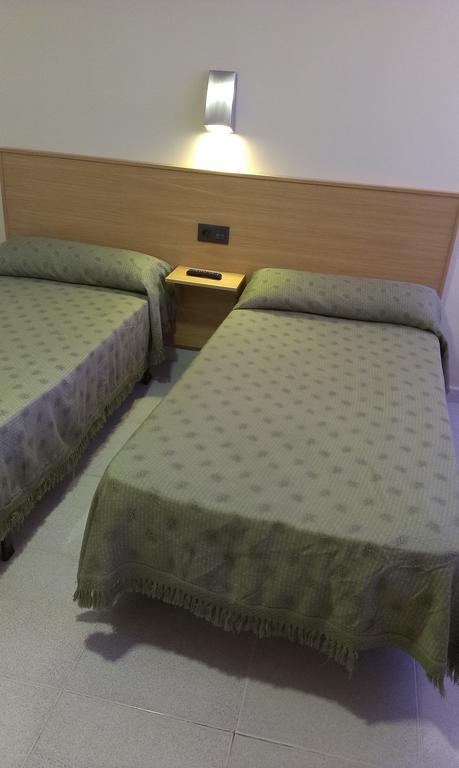 Hostal Bisbal Only Adults No Ac Валенсія Номер фото