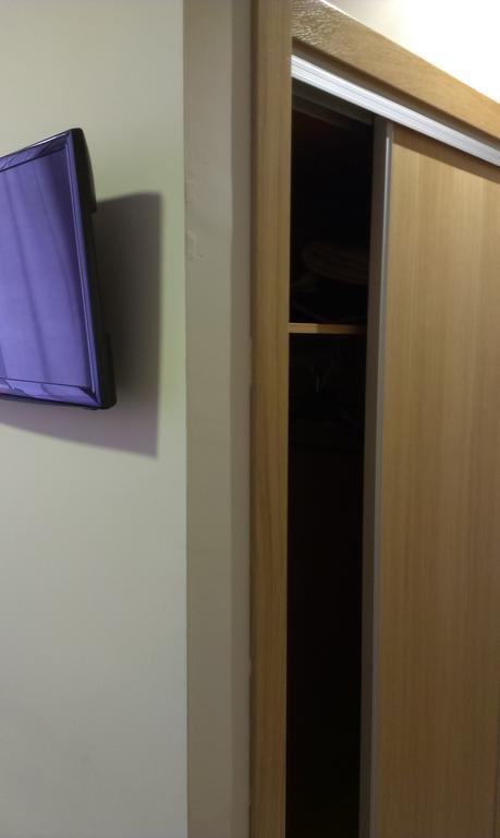 Hostal Bisbal Only Adults No Ac Валенсія Номер фото