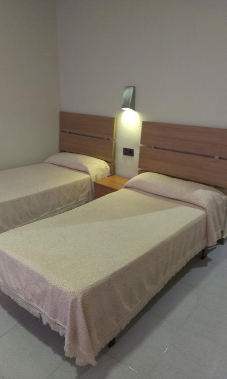 Hostal Bisbal Only Adults No Ac Валенсія Номер фото