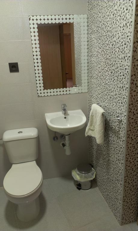 Hostal Bisbal Only Adults No Ac Валенсія Номер фото