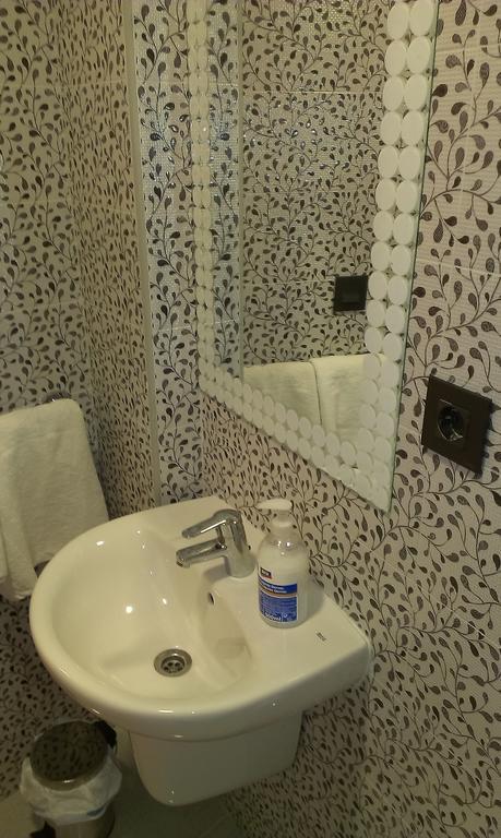 Hostal Bisbal Only Adults No Ac Валенсія Номер фото